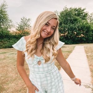 Meet your Posher, Ava